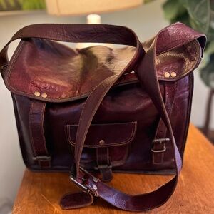 Unbranded Vintage Leather Messenger Bag | Classic Buckle Satchel Work Academia